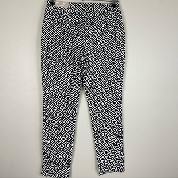 Chico's Black and White Geometric Skinny Pants - Picture 2 of 10
